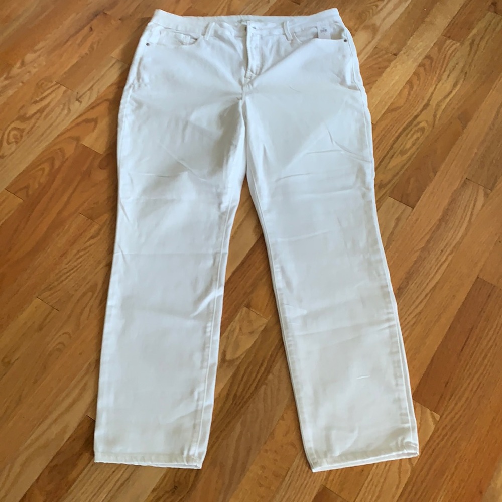 🌼OLD NAVY WHITE POWER SLIM JEANS🌼